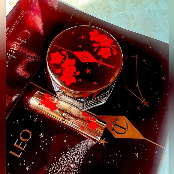 Charlotte Tilbury
Lunar New Year Matte Revolution Lipstick+ magic cream 50ml - Picture 1 of 5